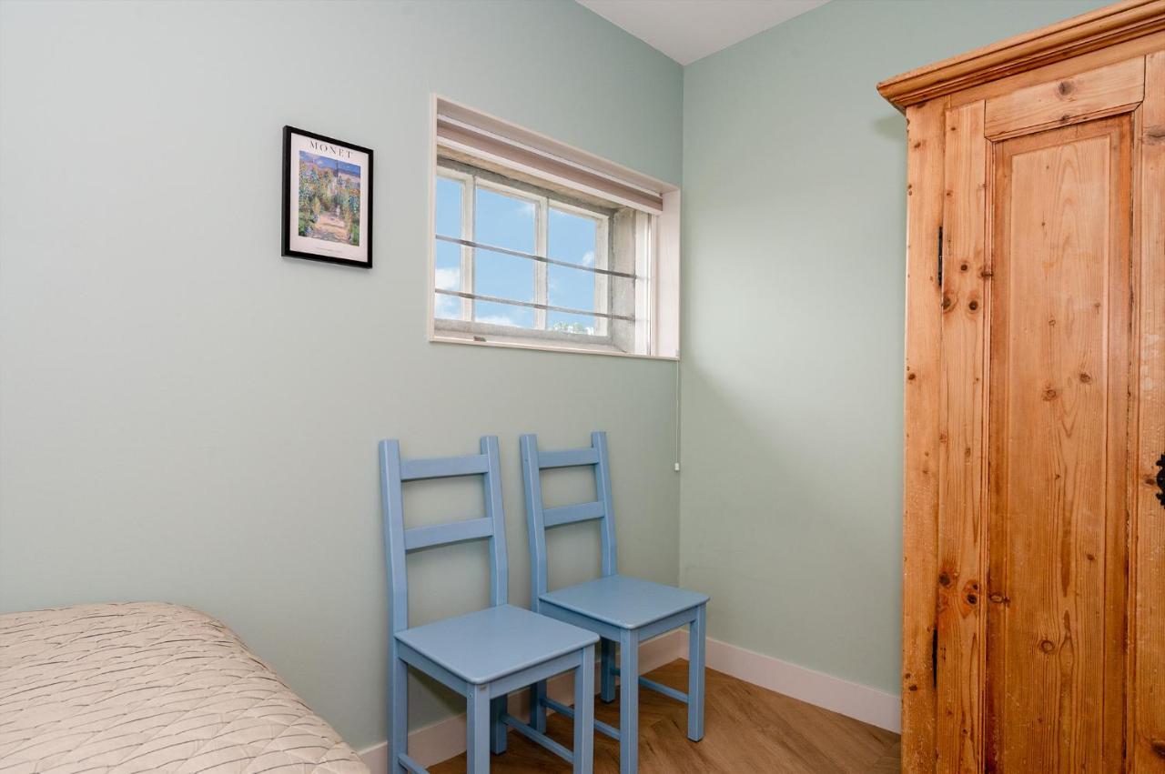 Appartement De Dageraad In Monumentale Boerderij Kimswerd ภายนอก รูปภาพ