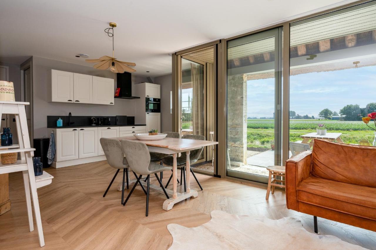 Appartement De Dageraad In Monumentale Boerderij Kimswerd ภายนอก รูปภาพ