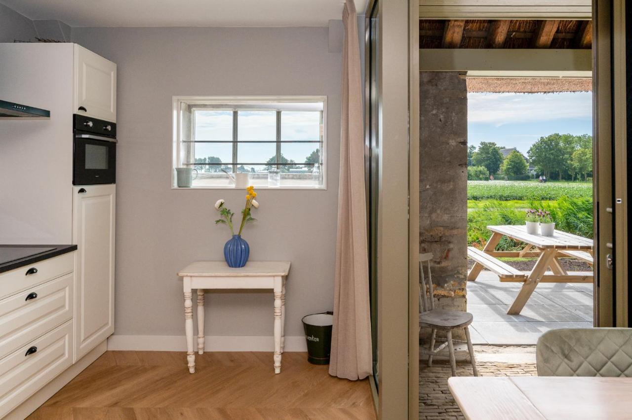 Appartement De Dageraad In Monumentale Boerderij Kimswerd ภายนอก รูปภาพ